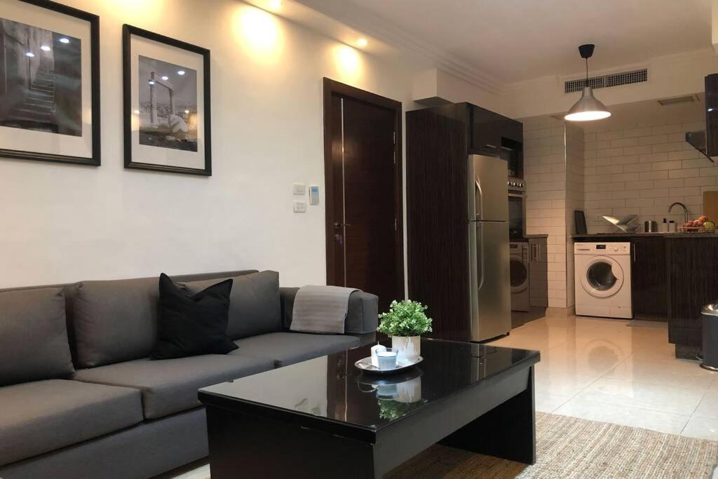 Luxury Apartment In Awesome Location In อัมมาน ภายนอก รูปภาพ